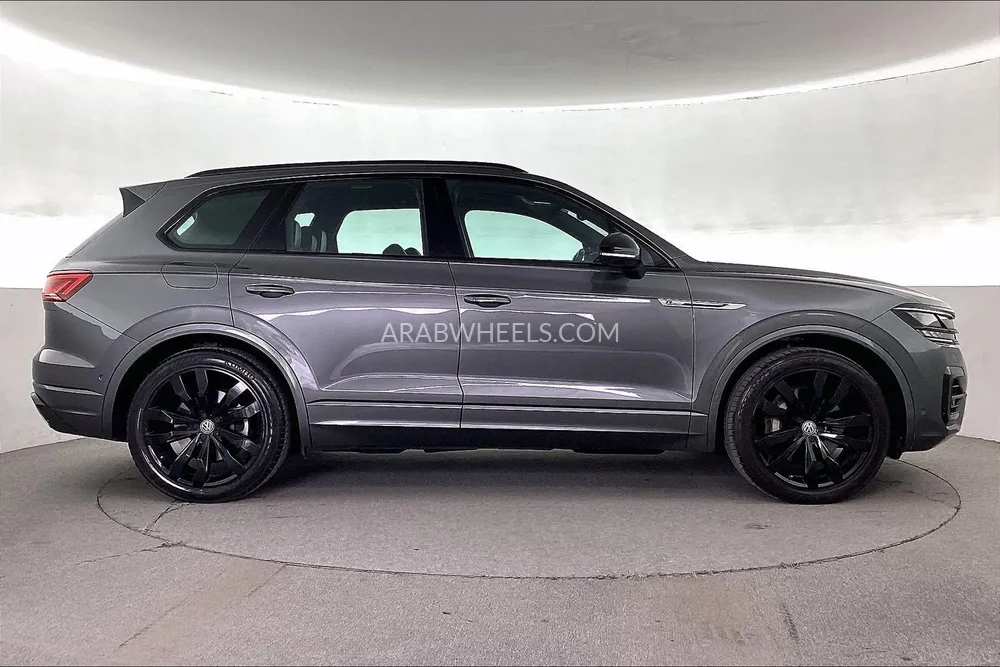 Volkswagen Touareg 2020 for Sale in Dubai Image-7