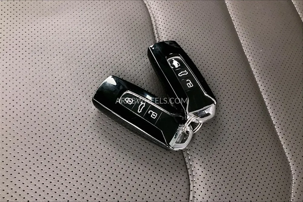 Volkswagen Touareg 2020 for Sale in Dubai Image-18