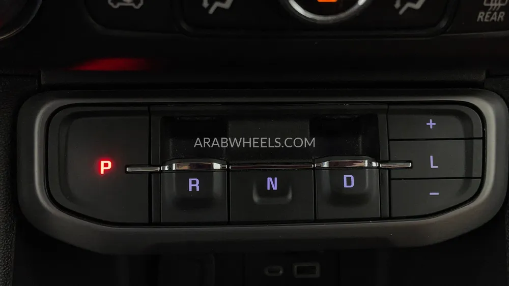 GMC Acadia 2023 for Sale in Dubai Image-18