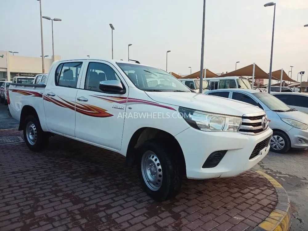 تويوتا هايلوكس 2018 for Sale in الشارقة Image-3