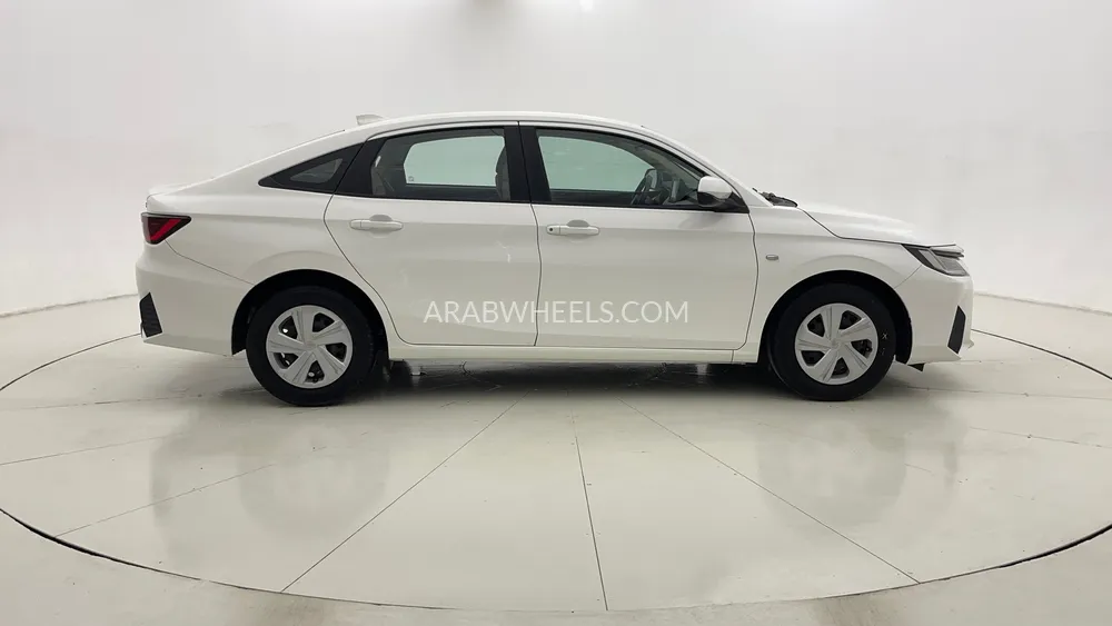Toyota Yaris 2023 for Sale in Dubai Image-2
