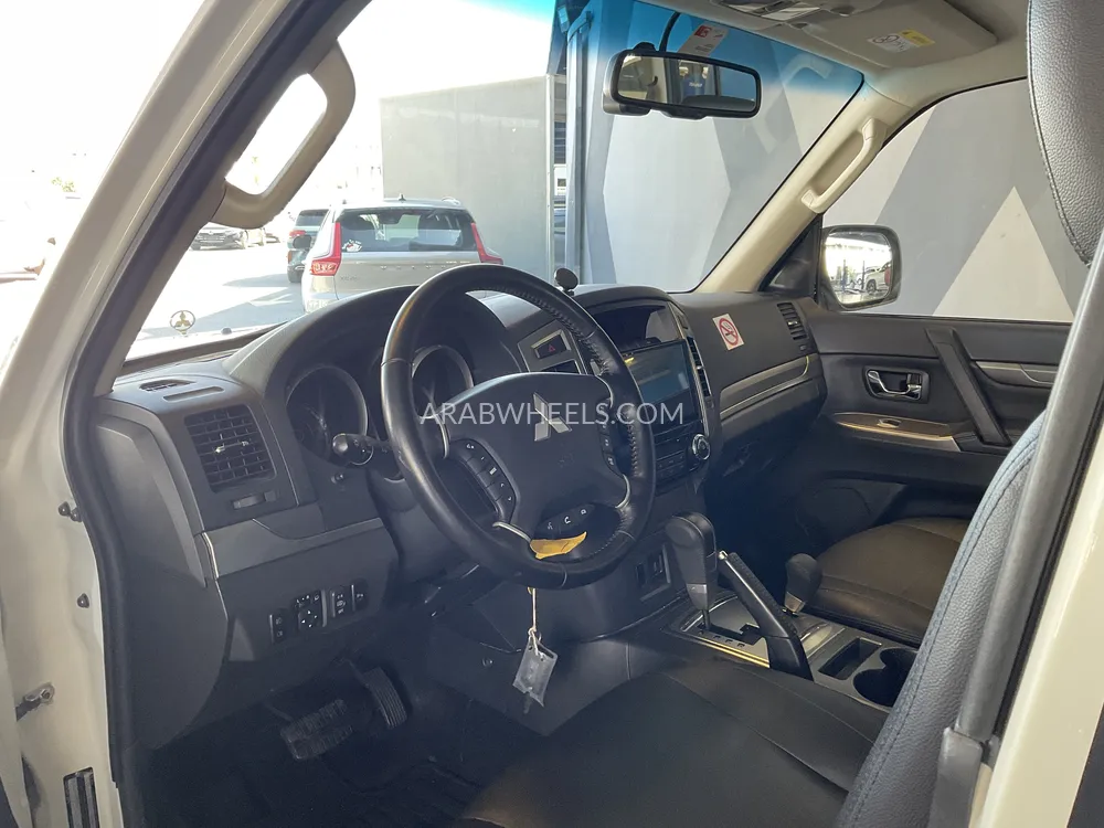 Mitsubishi Pajero 2022 for Sale in Dubai Image-7