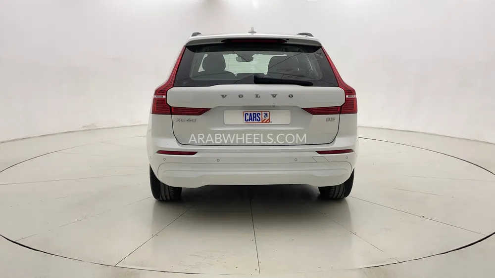 Volvo XC60 2023 for Sale in Dubai Image-4