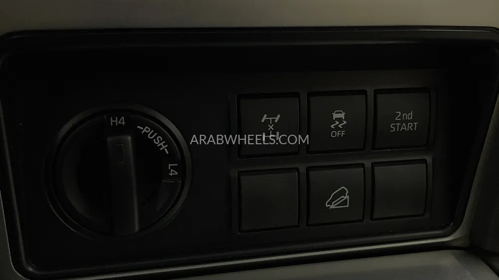 Toyota Land Cruiser Prado 2021 for Sale in Dubai Image-37