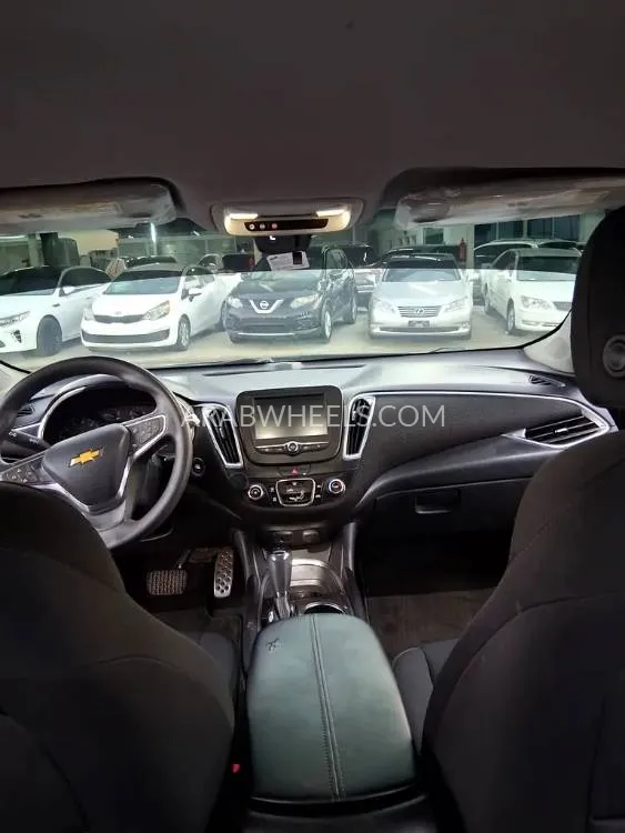 Chevrolet Malibu 2017 for Sale in Ajman Image-9