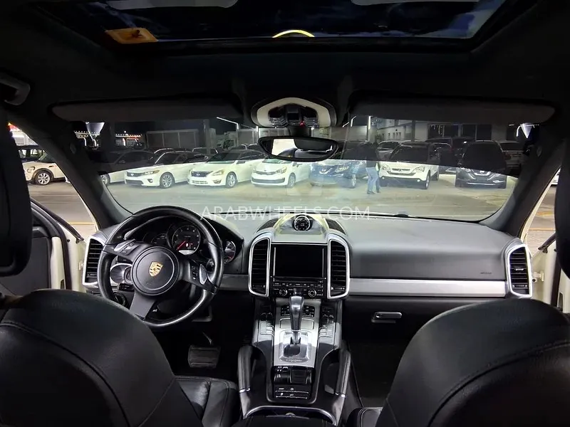 Porsche Cayenne 2011 for Sale in Ajman Image-10
