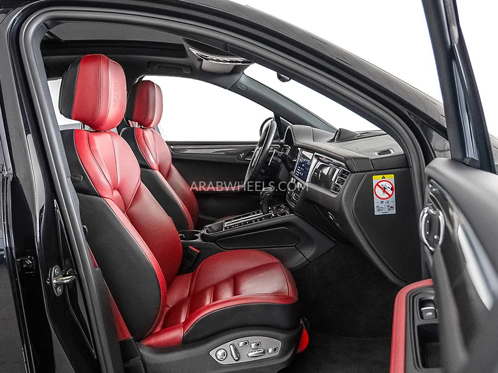 Porsche Macan 2024 for Sale in Dubai Image-8