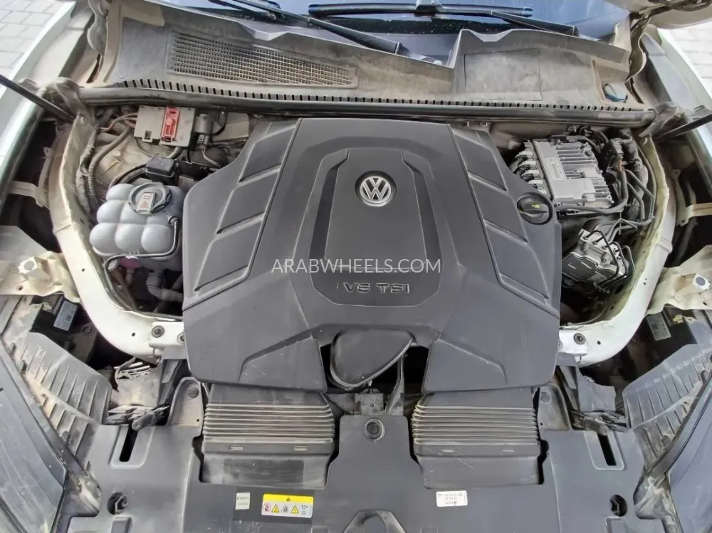 Volkswagen Touareg 2023 for Sale in Dubai Image-2
