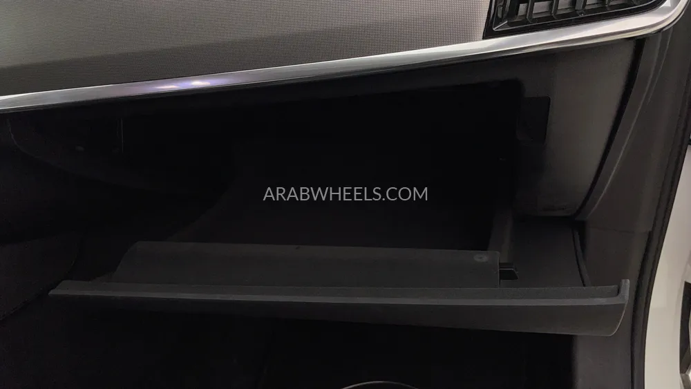 Volvo S90 2022 for Sale in Dubai Image-35