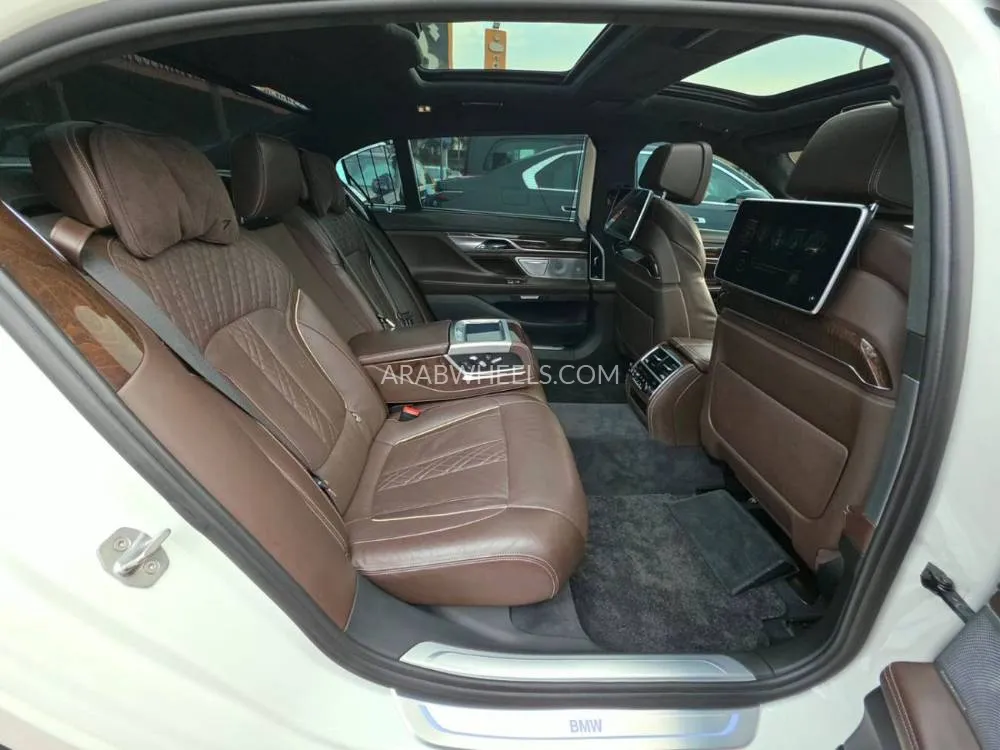 BMW 7 series 2016 for Sale in Dubai Image-17