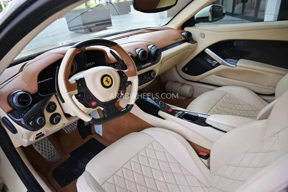 فيراري F12 برلينيتا 2015 for Sale in دبي Image-4