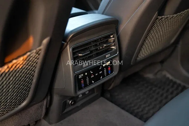 Audi Q7 2023 for Sale in Dubai Image-7