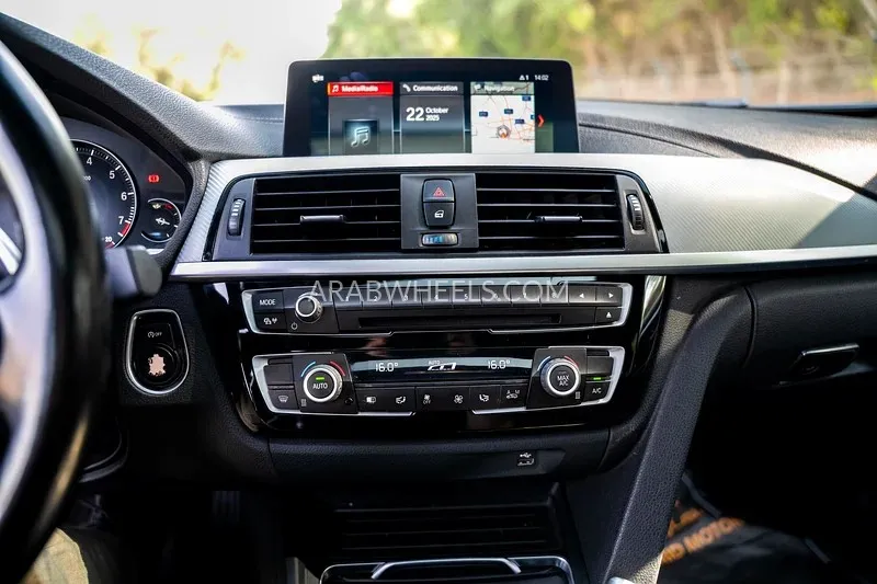 BMW 4 series 2019 for Sale in Sharjah Image-12