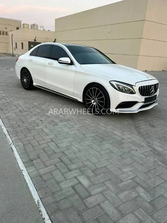Mercedes Benz C Class 2009 for Sale in Sharjah Image-5