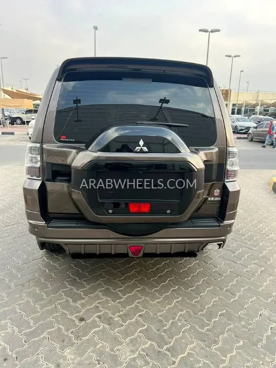 Mitsubishi Pajero 2012 for Sale in Sharjah Image-14