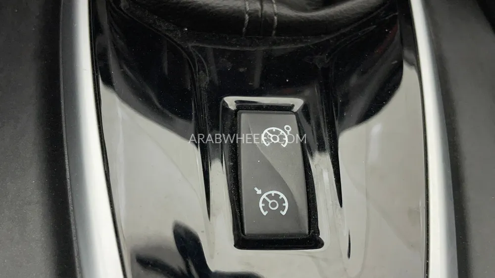 رينو كوليوس 2023 for Sale in دبي Image-19