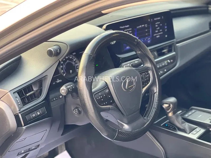 Lexus ES 2022 for Sale in Sharjah Image-17
