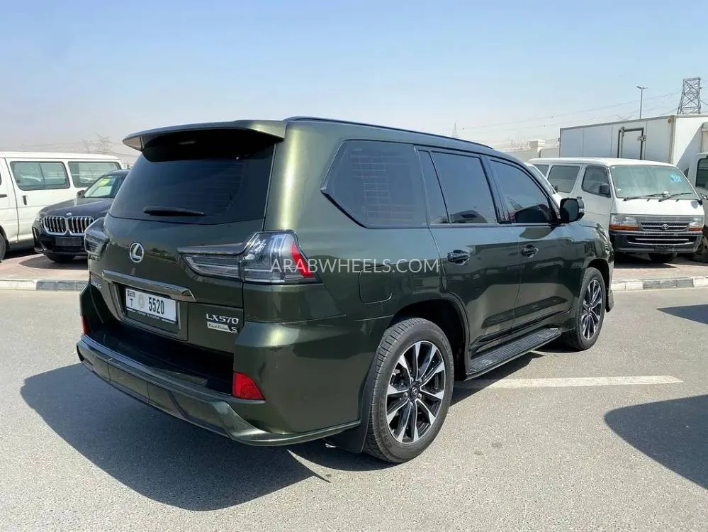 لكزس LX 2021 for Sale in دبي Image-2