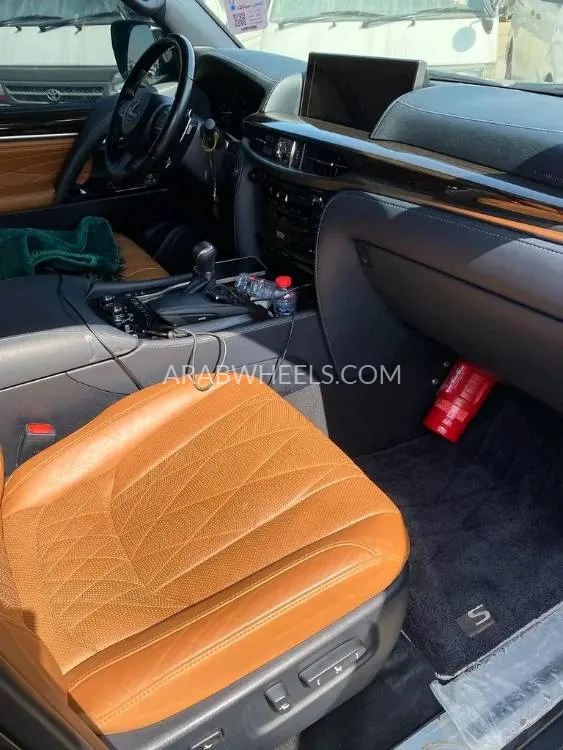 لكزس LX 2021 for Sale in دبي Image-14
