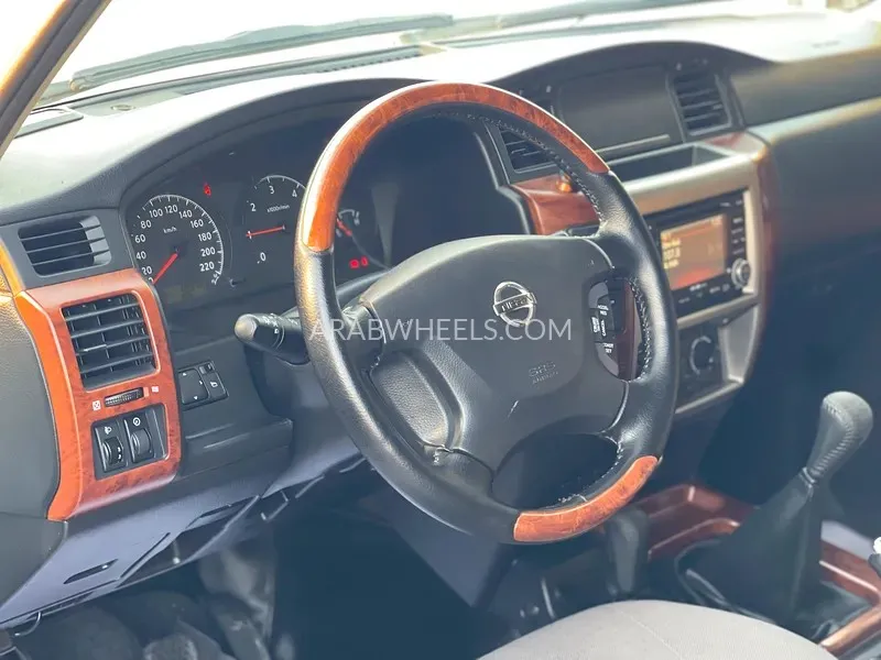 Nissan Patrol 2016 for Sale in Sharjah Image-6