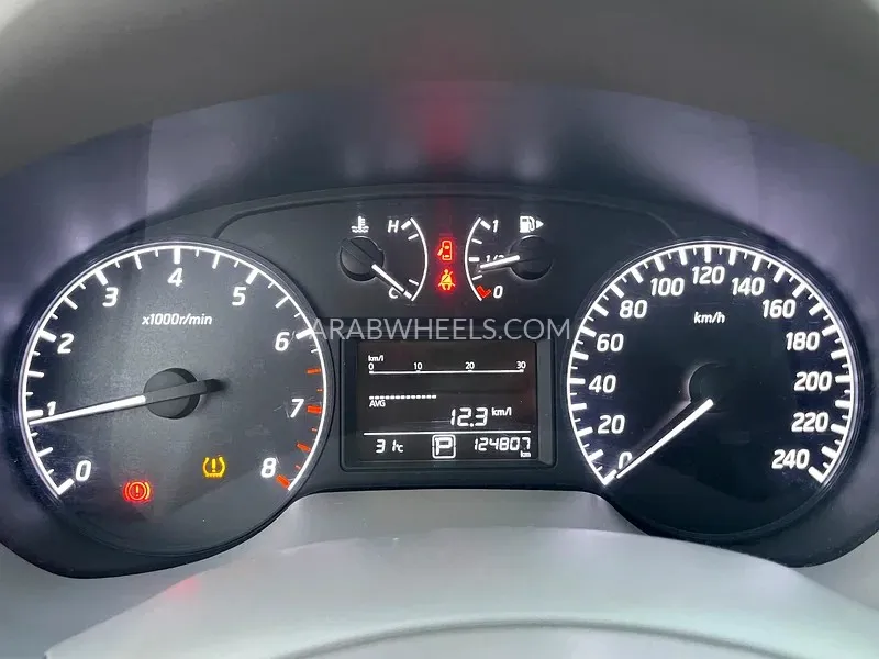 Nissan Sentra 2018 for Sale in Sharjah Image-3