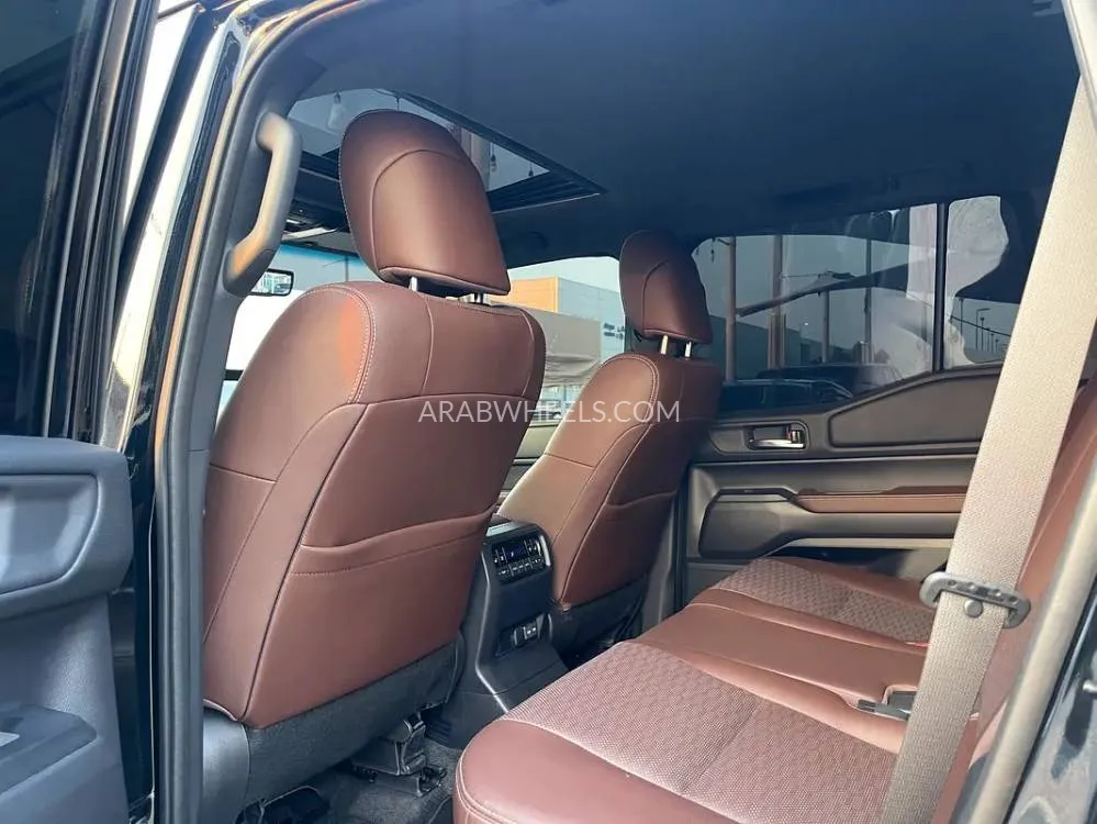 Toyota Land Cruiser Prado 2025 for Sale in Sharjah Image-6