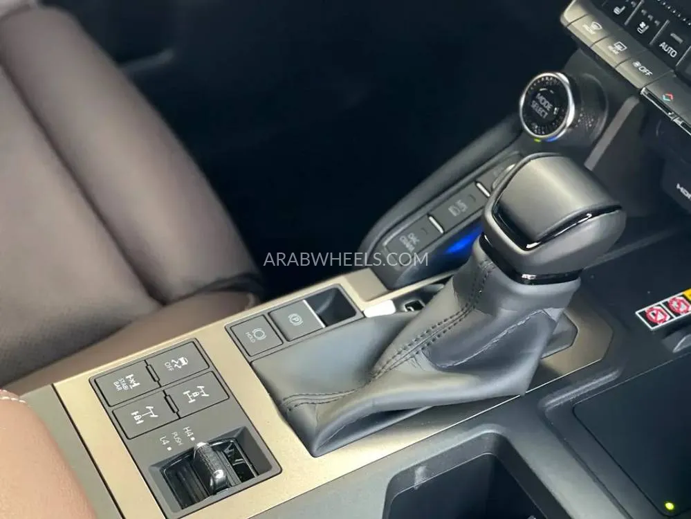 Toyota Land Cruiser Prado 2025 for Sale in Sharjah Image-20