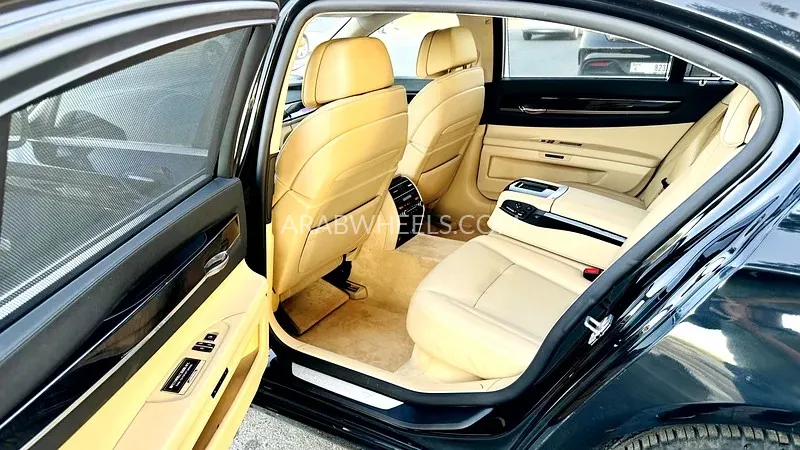 BMW 7 series 2010 for Sale in Dubai Image-9