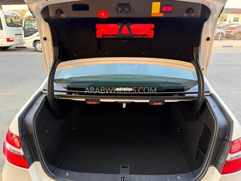 Mercedes Benz E Class 2012 for Sale in Dubai Image-8