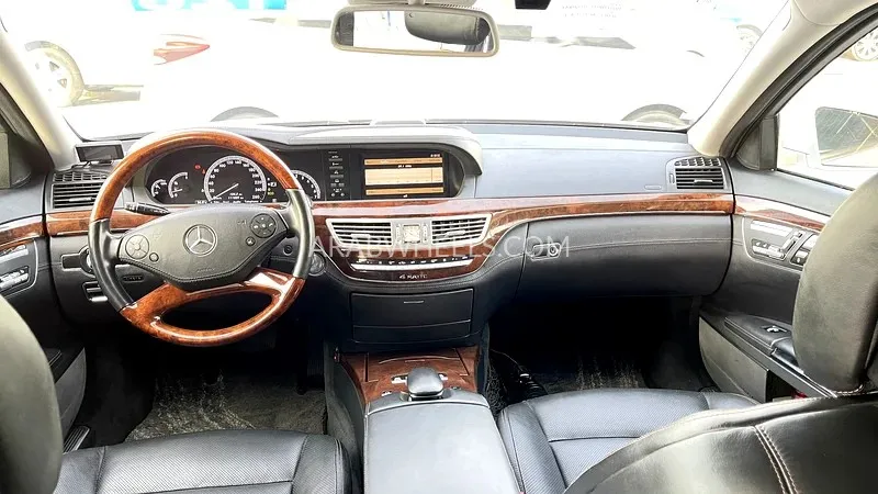 Mercedes Benz CLS Class 2012 for Sale in Dubai Image-16