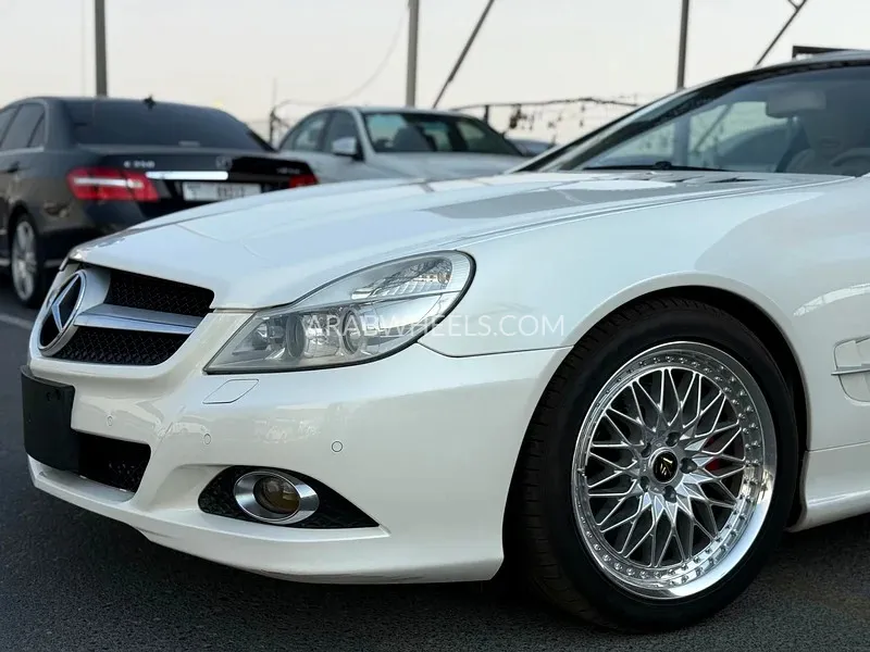 Mercedes Benz SL Class 2010 for Sale in Dubai Image-17