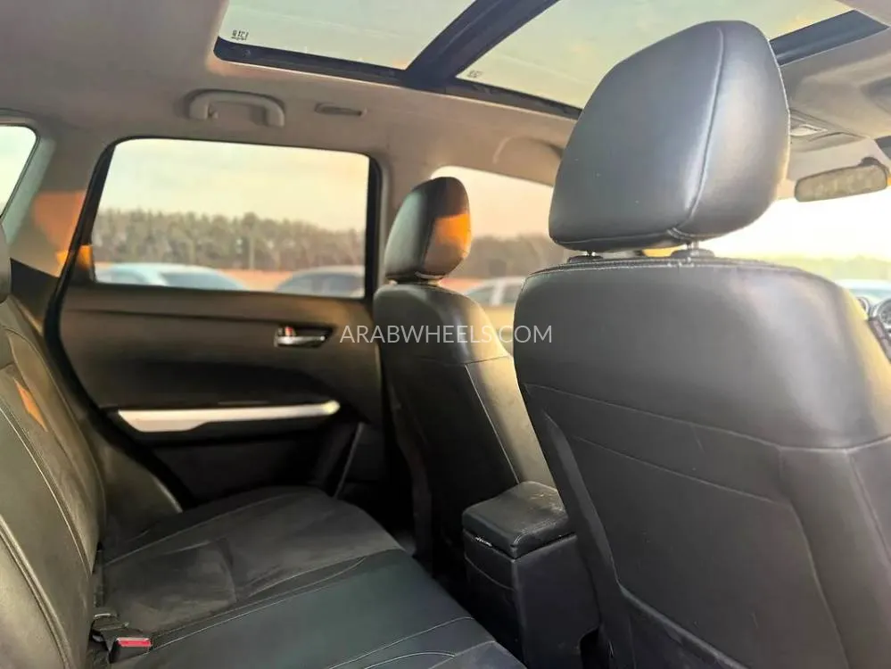 Suzuki Grand Vitara 2017 for Sale in Dubai Image-7