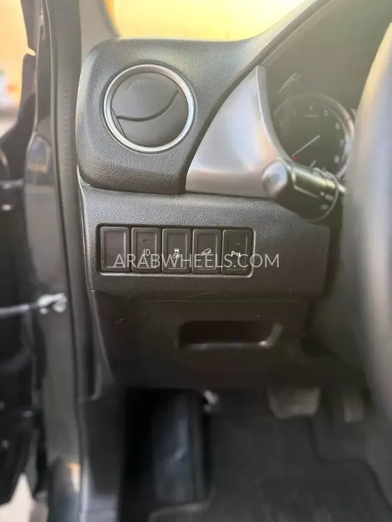 Suzuki Grand Vitara 2017 for Sale in Dubai Image-11