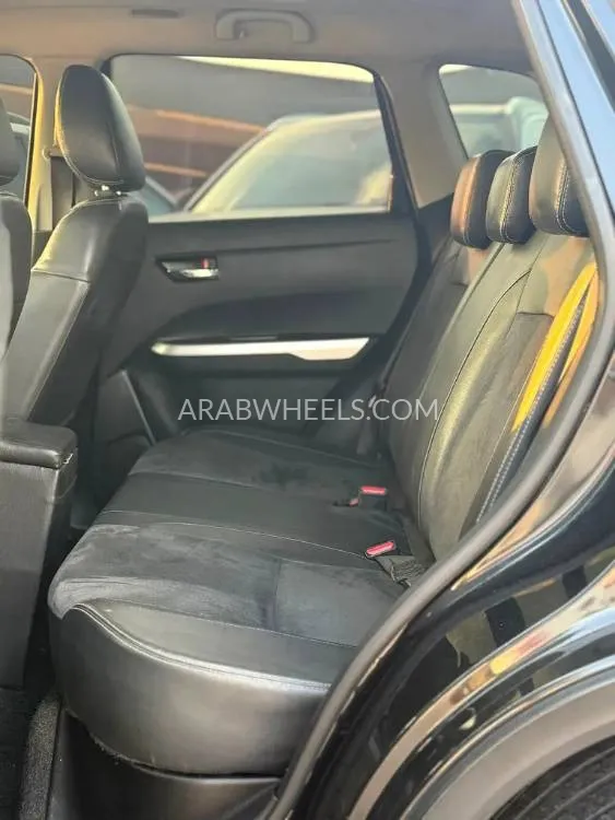 Suzuki Grand Vitara 2017 for Sale in Dubai Image-12