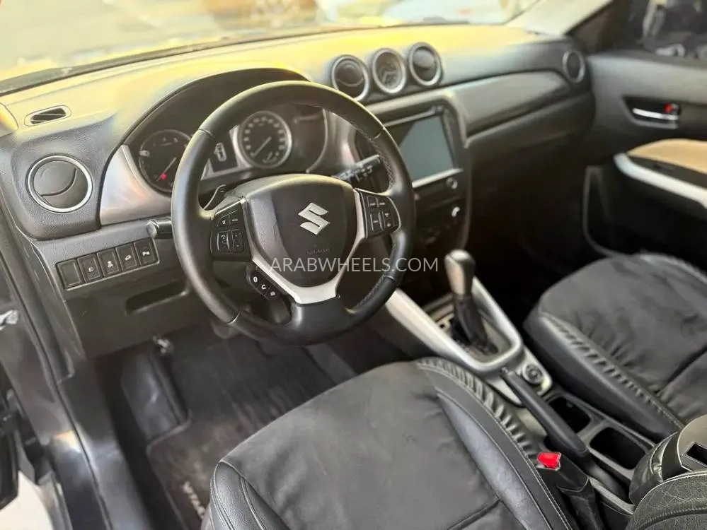 Suzuki Grand Vitara 2017 for Sale in Dubai Image-14