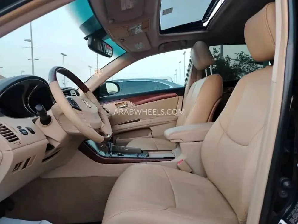 Toyota Avalon 2011 for Sale in Dubai Image-8