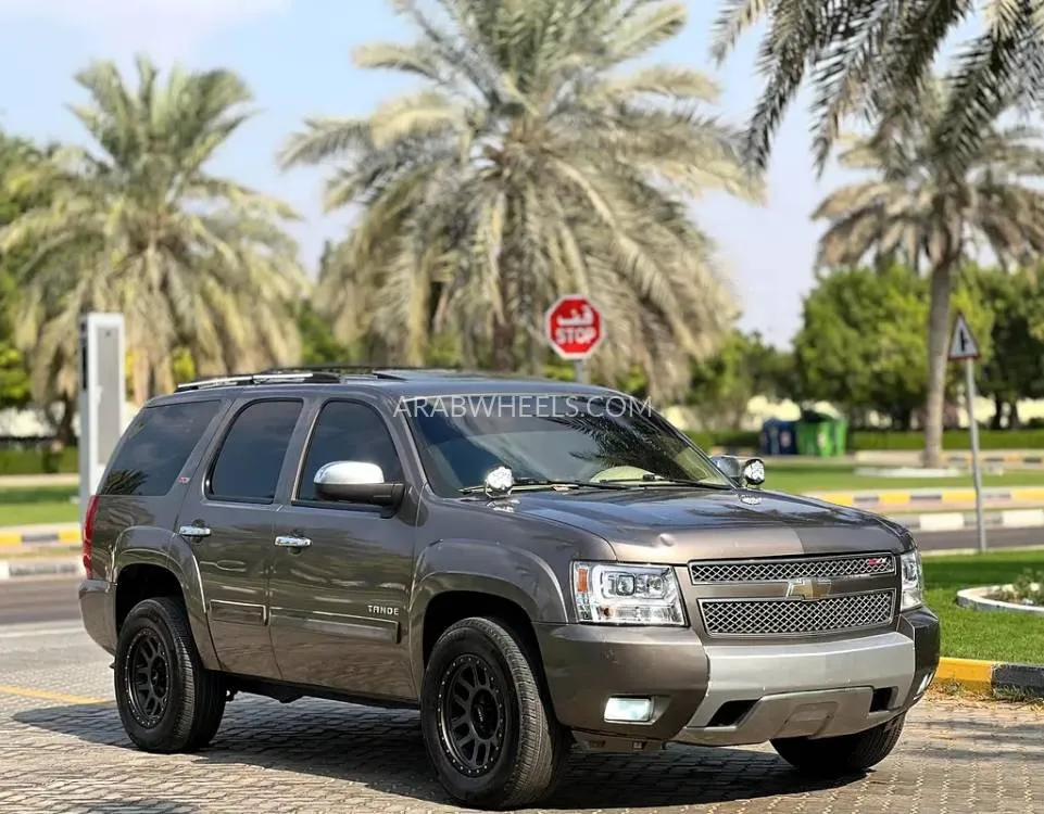 Chevrolet Tahoe 2011 for Sale in Sharjah Image-2