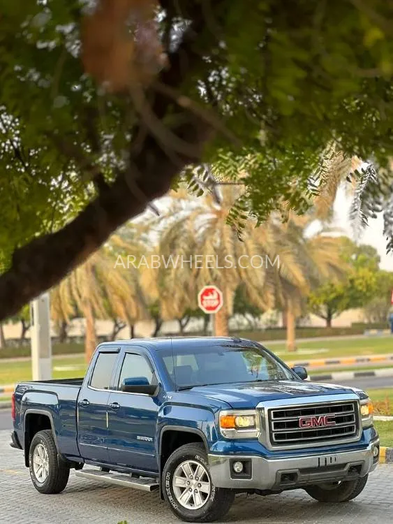 GMC Sierra 2015 for Sale in Sharjah Image-4
