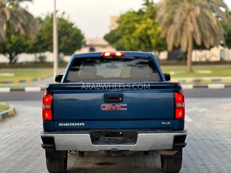 GMC Sierra 2015 for Sale in Sharjah Image-7