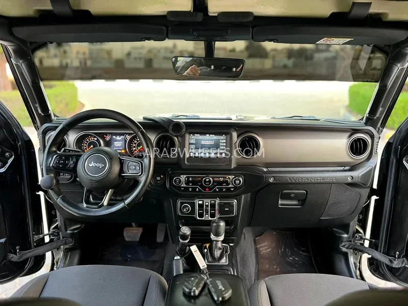 Jeep Wrangler 2018 for Sale in Sharjah Image-4