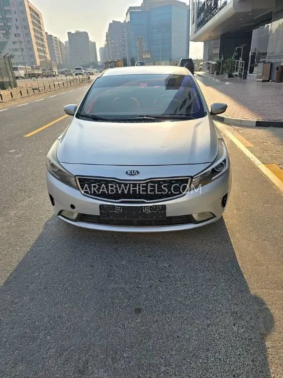 Kia Cerato 2018 for Sale in Sharjah Image-3