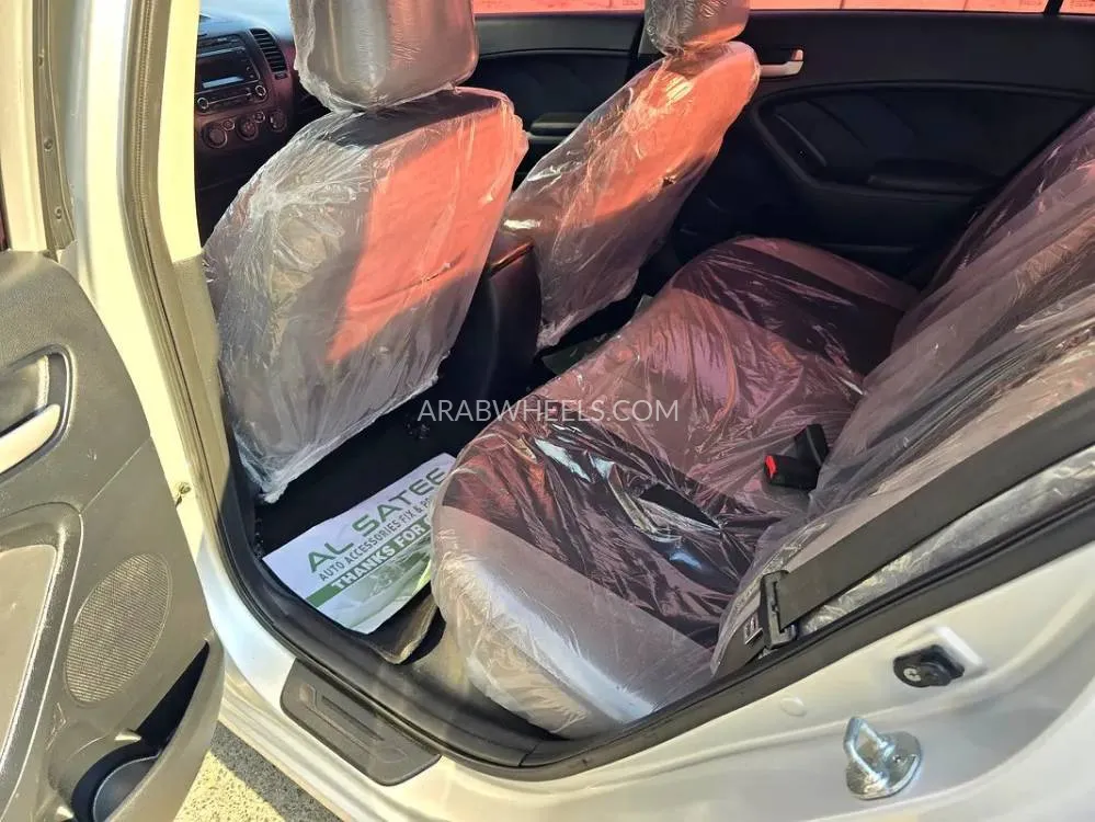 Kia Cerato 2018 for Sale in Sharjah Image-6