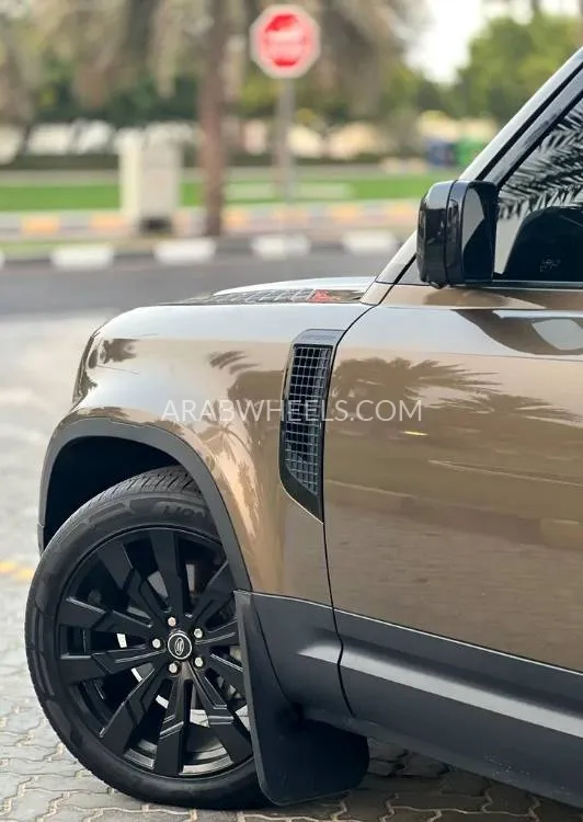 Land Rover Defender 2021 for Sale in Sharjah Image-9