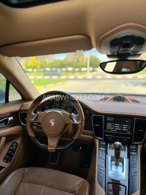 Porsche Panamera 2014 for Sale in Sharjah Image-2