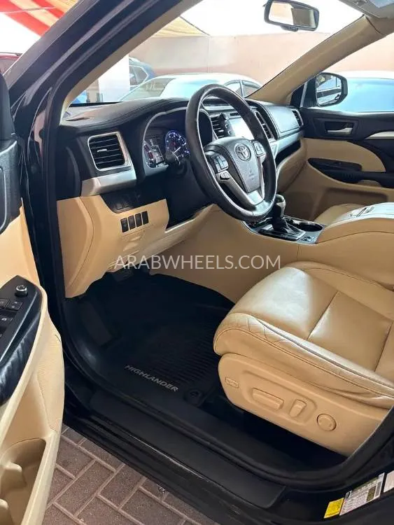 تويوتا جراند هايلاندر 2015 for Sale in الشارقة Image-9