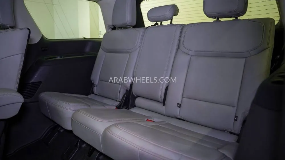 Ford Expedition 2025 for Sale in Sharjah Image-12