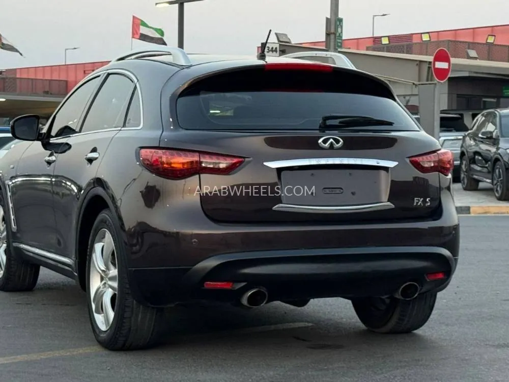 Infiniti FX35 2010 for Sale in Sharjah Image-8