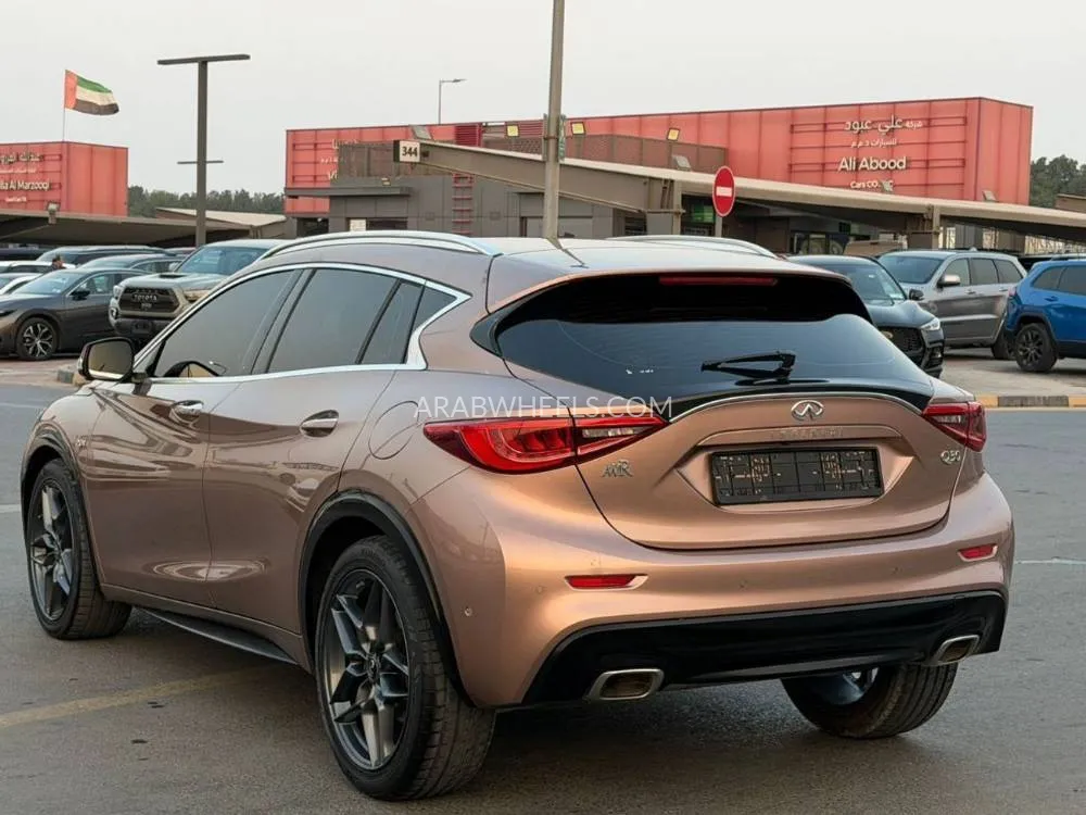 Infiniti Q30 2018 for Sale in Sharjah Image-5