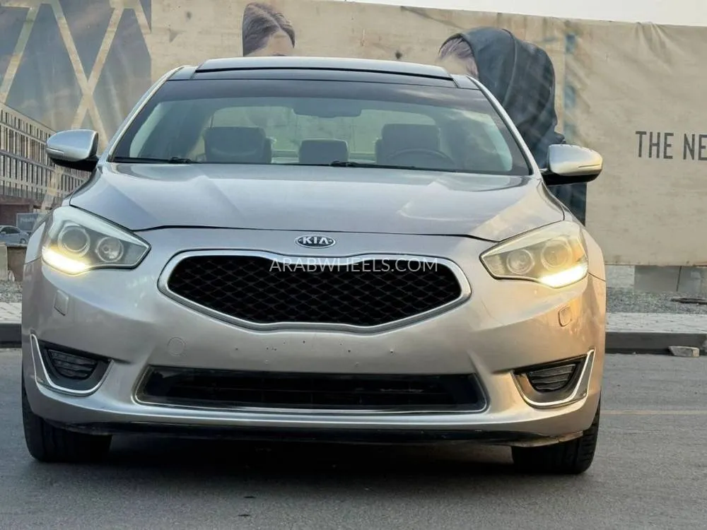 Kia Cadenza 2015 for Sale in Sharjah Image-4