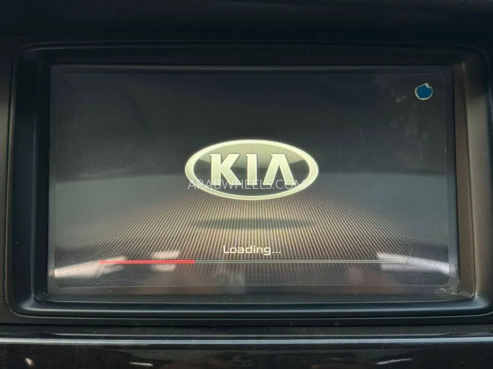 Kia Cadenza 2015 for Sale in Sharjah Image-11